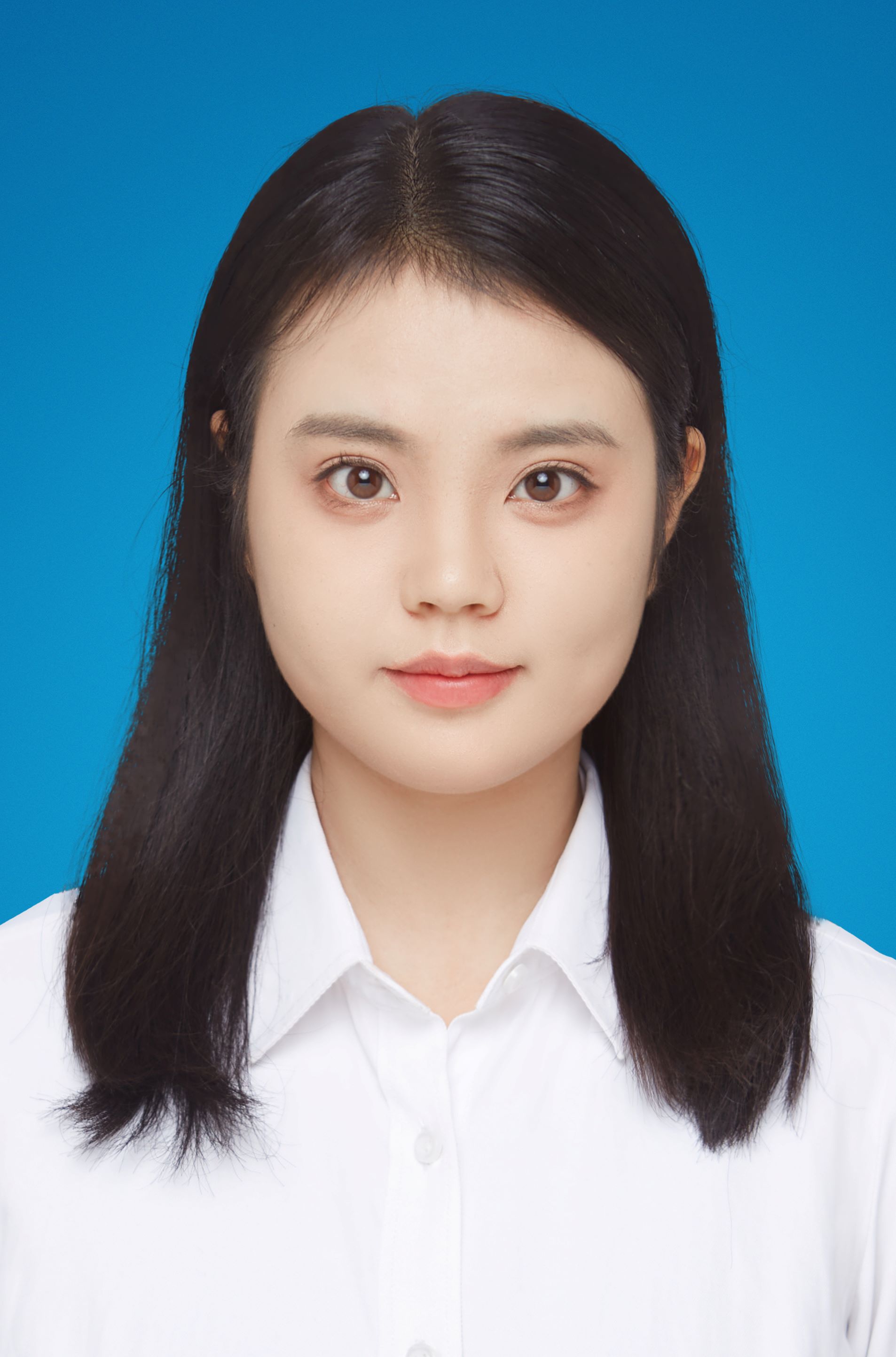 黄娜.jpg